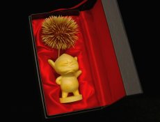 Photo4: No. 116 Wooden Figurine: Hinoki Puck (Angry)/ with Golden Chestnut *Sold out! (4)