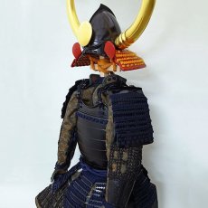 Photo3: Kuroda Nagamasa's Helmet -Buffalo Wakidachi Peach-shaped Armor *1/2 Scale*last 1 pcs remaining!!! (3)
