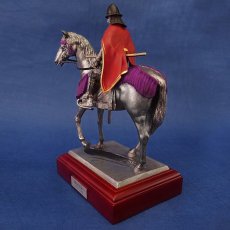 Photo5: Classic Historical Statue- Oda Nobunaga Riding on Horse(Red Mantle Version) (5)