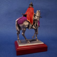 Photo4: Classic Historical Statue- Oda Nobunaga Riding on Horse(Red Mantle Version) (4)