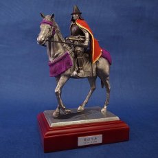 Photo2: Classic Historical Statue- Oda Nobunaga Riding on Horse(Red Mantle Version) (2)