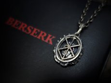 Photo4: [Order Ended] The Skull Knight & Mark of Sacrifice Silver Pendant (Red Eyes ver.)  (4)